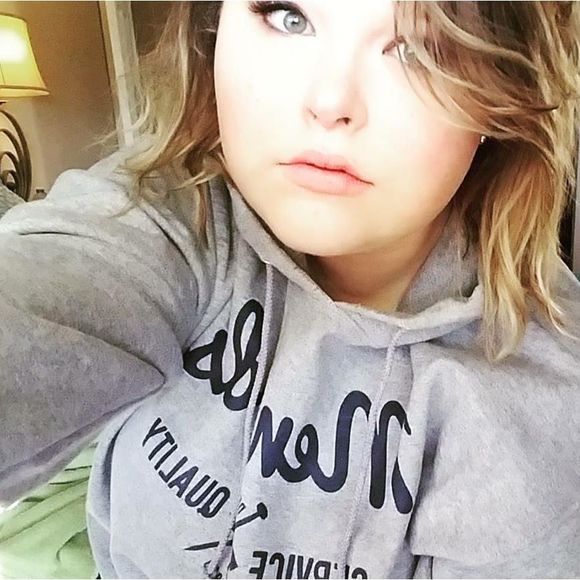 Meet your Posher, Taylor - Picture 1 of 1